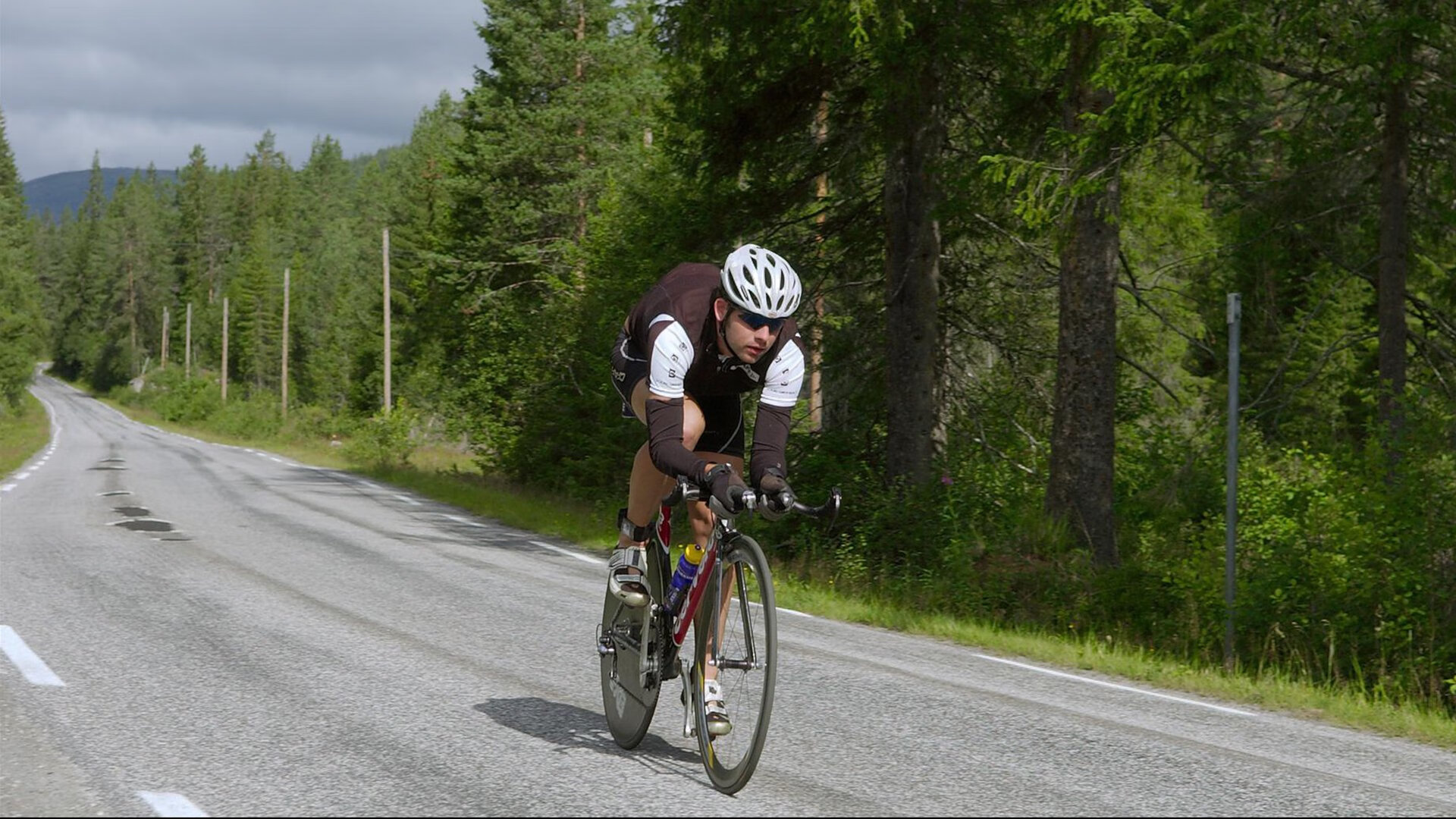 全运会田径项目连续刷新纪录，全运会田径项目连续刷新纪录是多少